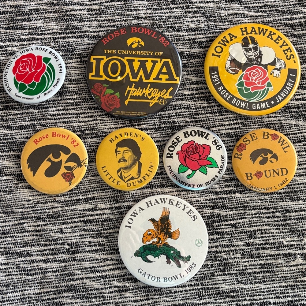 Vintage University of Iowa Hawkeyes Football Button Pin Rose Bowl 80’s